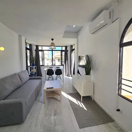 Alamos A 50 Metros De La Playa * Торремолинос